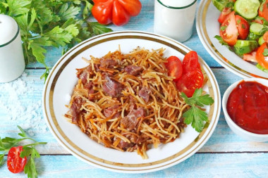 Вермишель с тушенкой